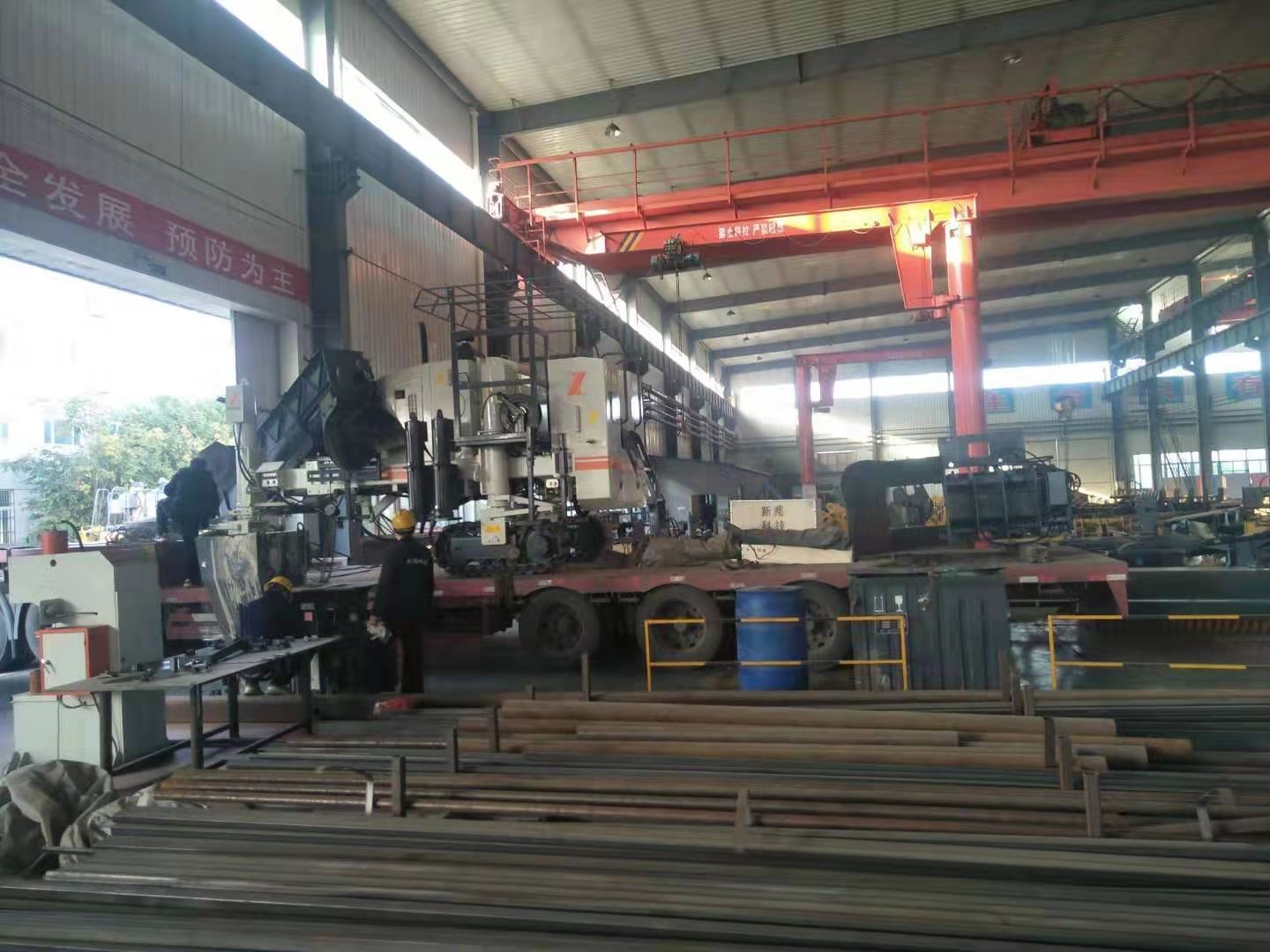發(fā)車！新路緣混凝土滑模攤鋪機(jī)發(fā)襄陽棗陽，助力公路修筑